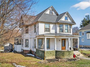 21 Maple Avenue, Lyndonville, NY 14098