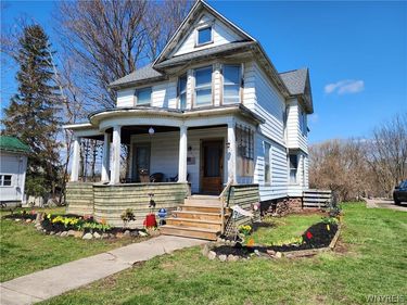 21 Maple Avenue, Lyndonville, NY 14098