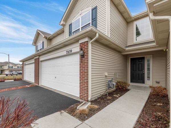 7109 Hidden Green Circle, Unit 3302, Fox Lake, IL 60020