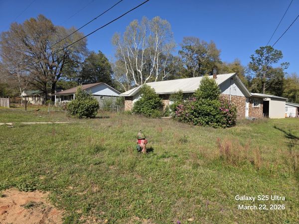 697 E Long Drive, Crestview, FL 32539