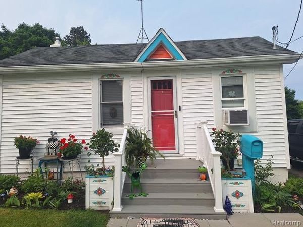 51 Pearl Street, Oxford Vlg, MI 48371