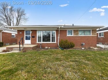 18053 Airport Road, Fraser, MI 48026