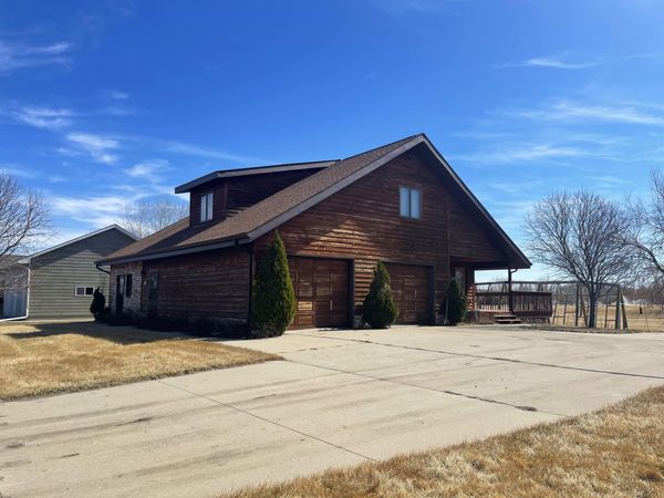 2718 Benjamin Street, Ft. Pierre, SD 57532