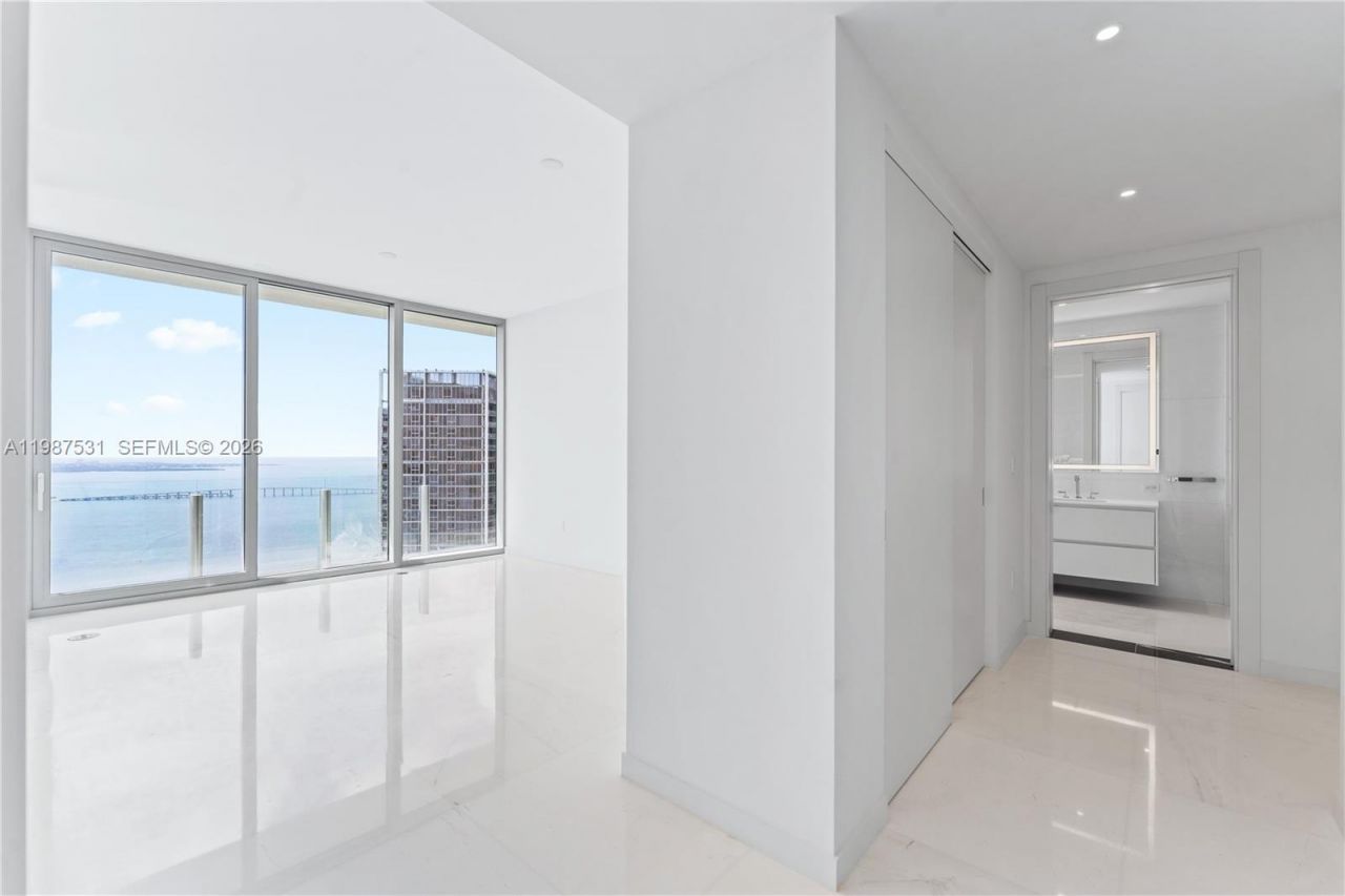 300 Biscayne Blvd Way , Unit 5003, Miami, FL 33131 Photo