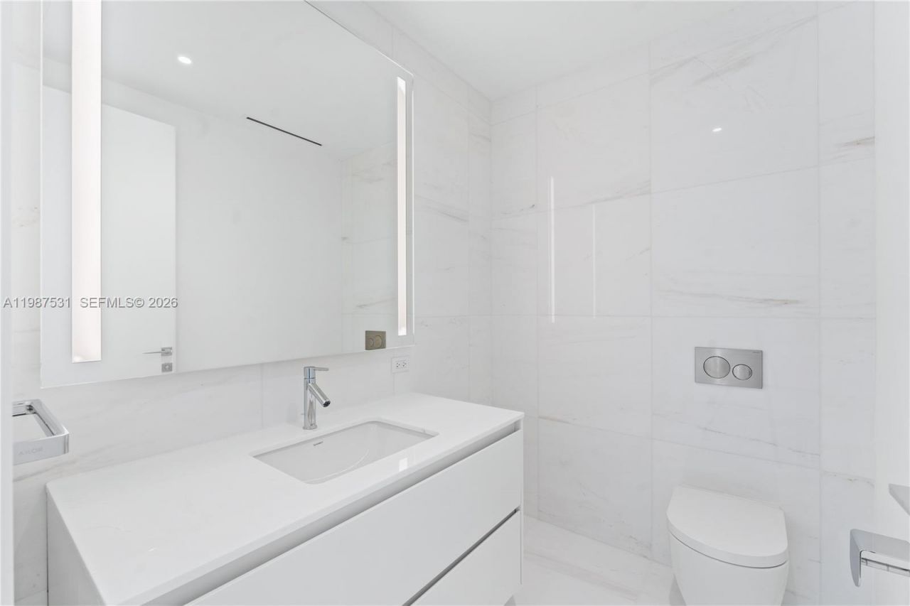 300 Biscayne Blvd Way , Unit 5003, Miami, FL 33131 Photo