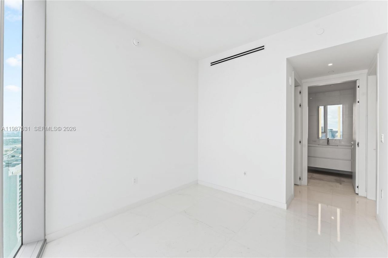 300 Biscayne Blvd Way , Unit 5003, Miami, FL 33131 Photo