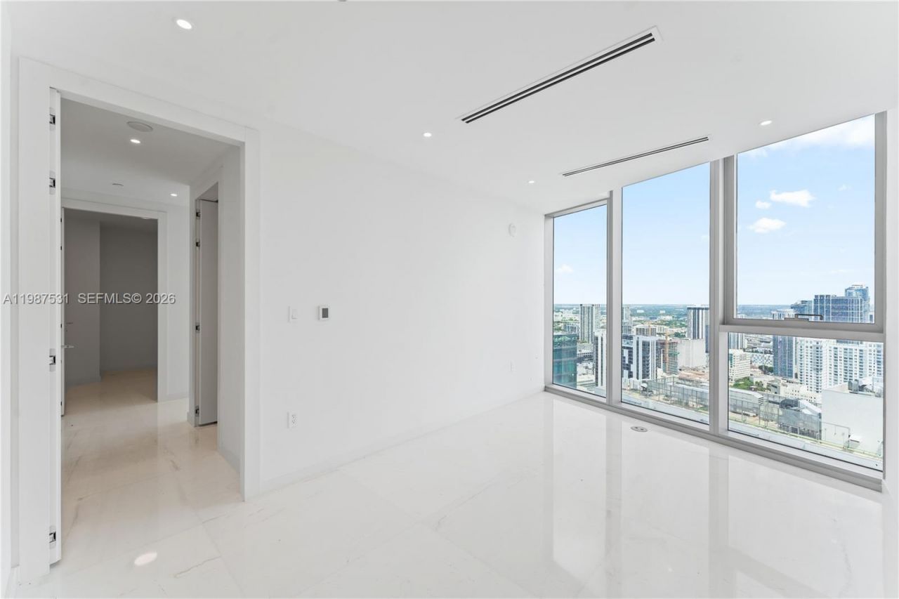 300 Biscayne Blvd Way , Unit 5003, Miami, FL 33131 Photo