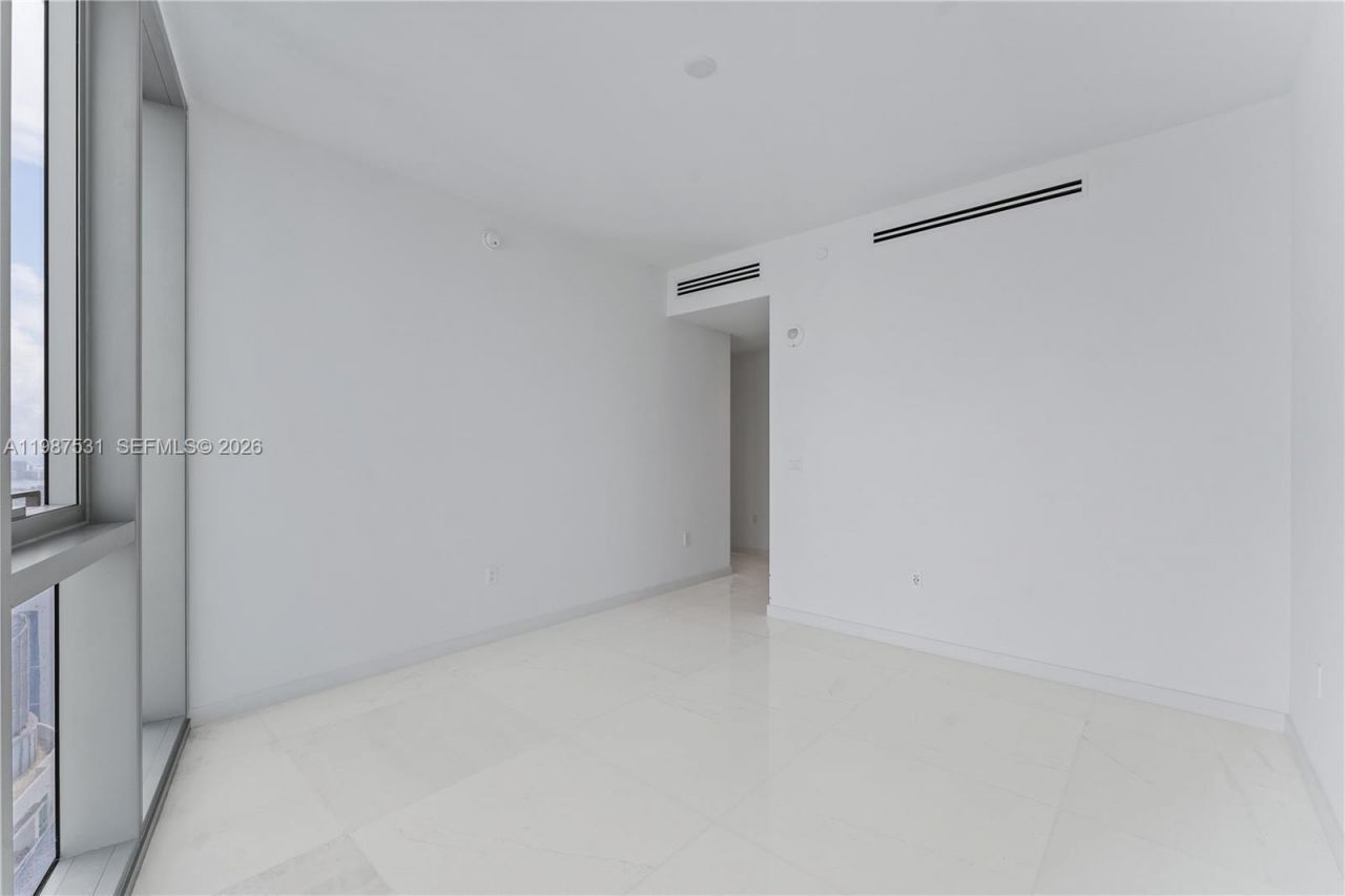 300 Biscayne Blvd Way , Unit 5003, Miami, FL 33131 Photo
