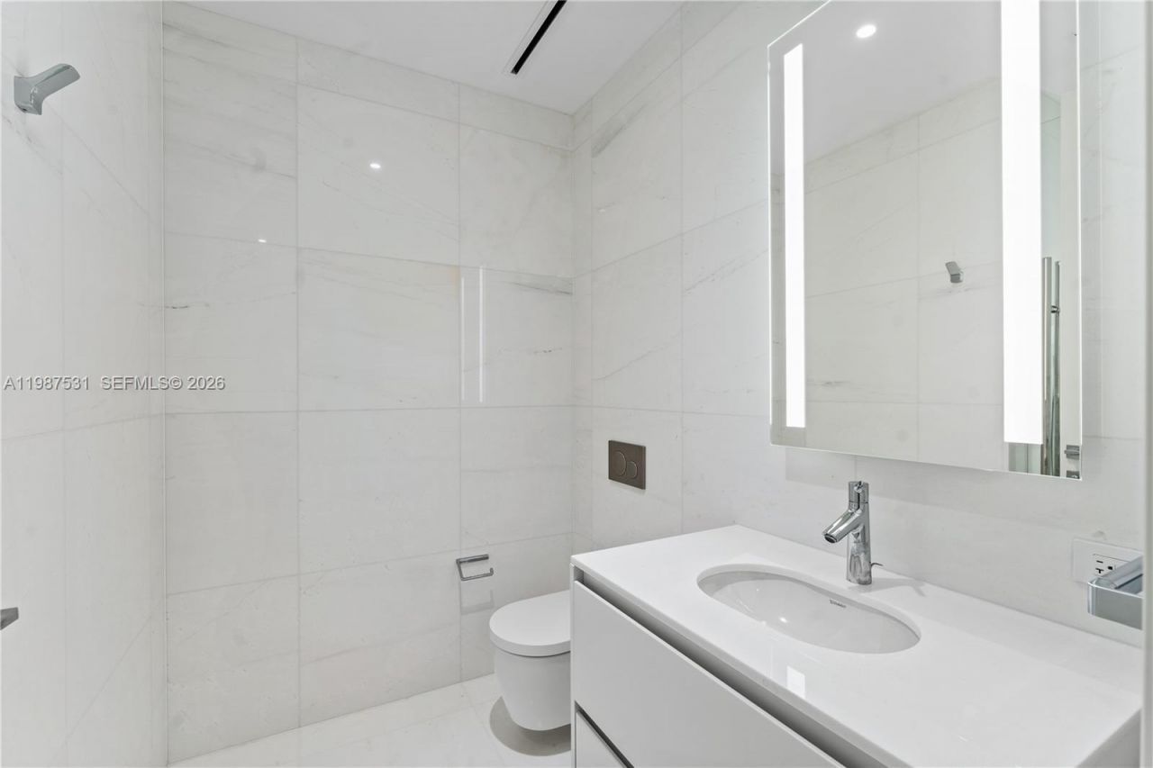 300 Biscayne Blvd Way , Unit 5003, Miami, FL 33131 Photo