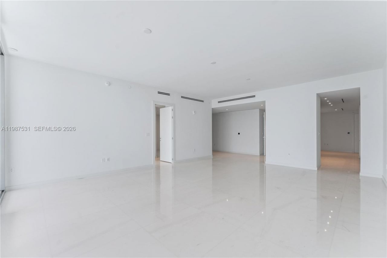 300 Biscayne Blvd Way , Unit 5003, Miami, FL 33131 Photo