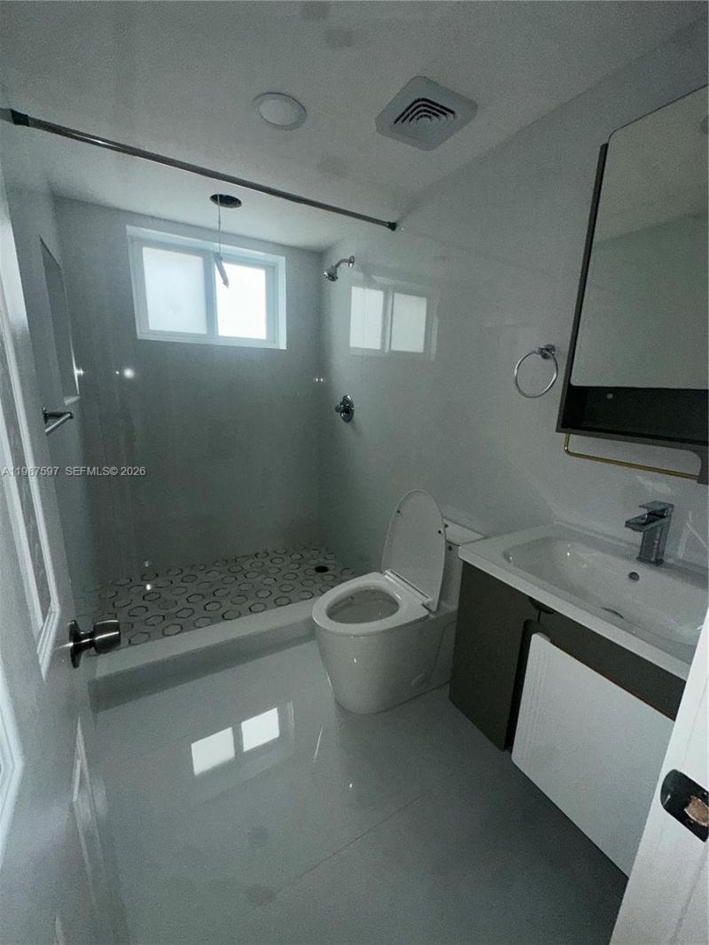 8125 Hawthorne Ave, Unit 1, Miami Beach, FL 33141 Photo