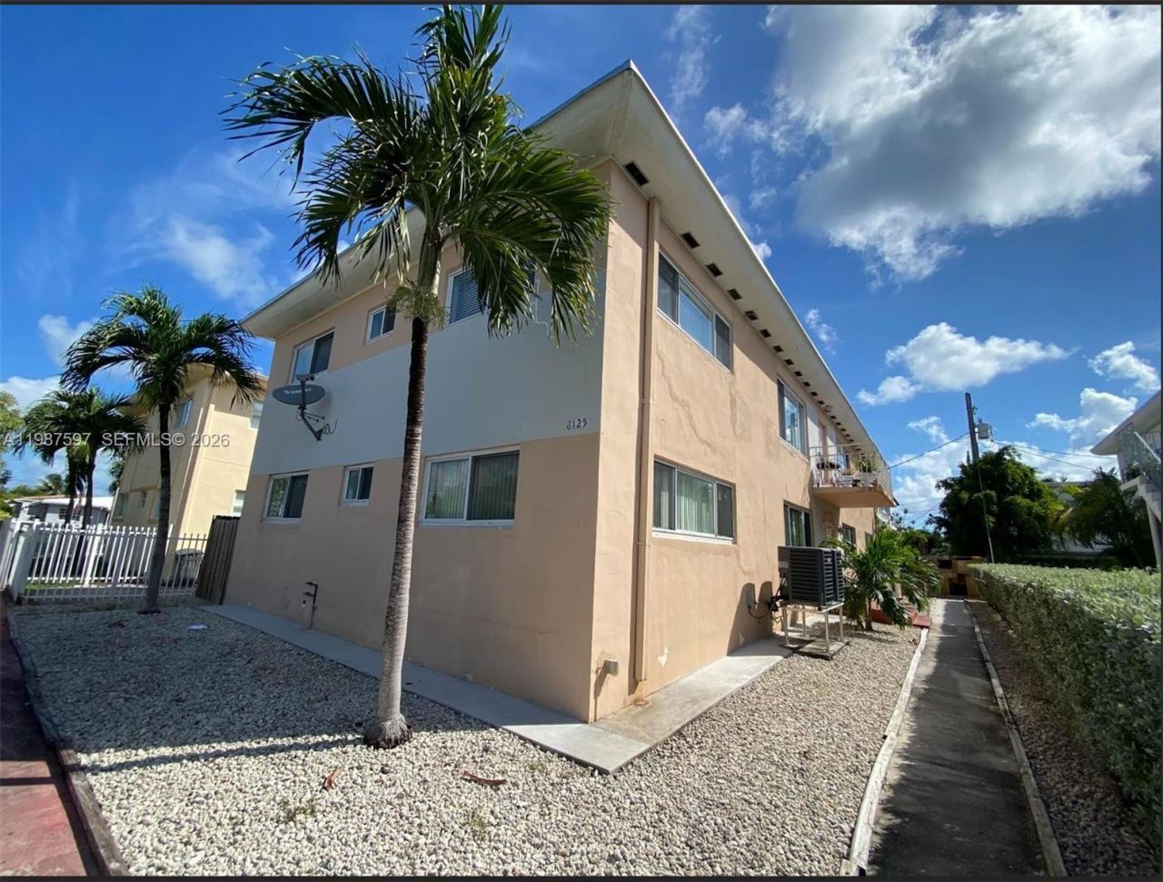 8125 Hawthorne Ave, Unit 1, Miami Beach, FL 33141 Photo