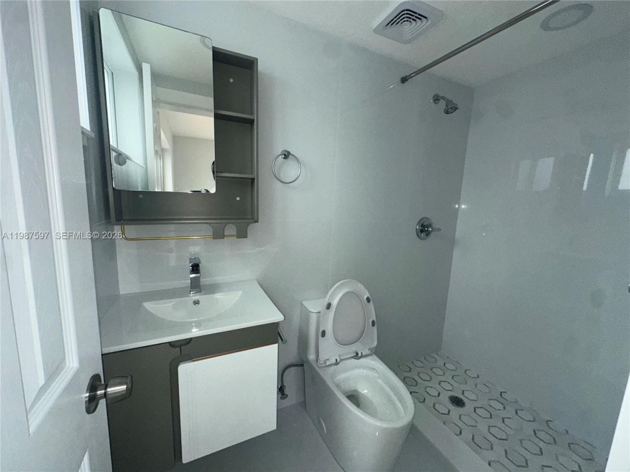 8125 Hawthorne Ave, Unit 1, Miami Beach, FL 33141 Photo