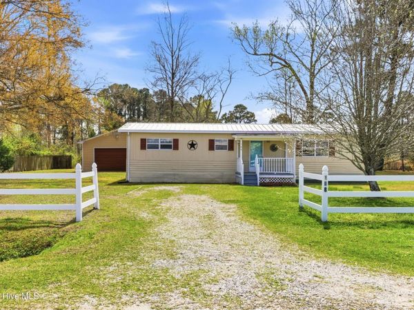 108 Gladiolus Road , Castle Hayne, NC 28429