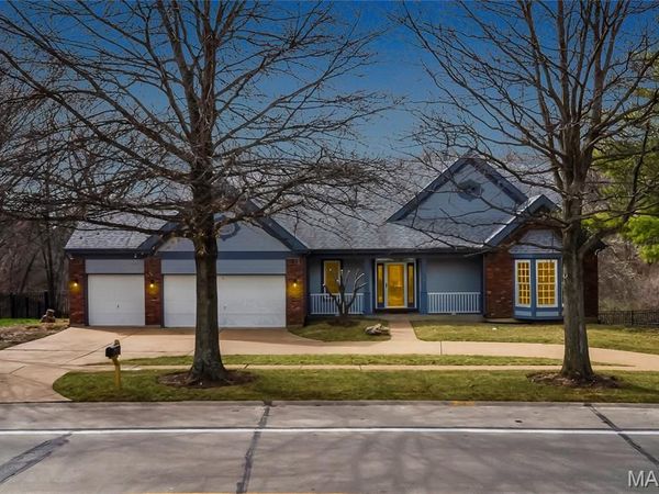 16038 Pierside Lane, Ellisville, MO 63021