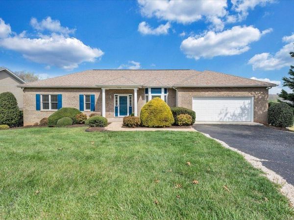 1114 8Th Fairway LN , Huddleston, VA 24104