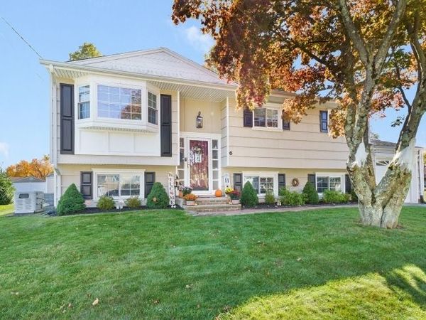 6 Ann St, Roxbury, NJ 07876