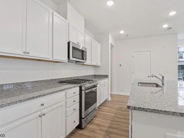 735 Station Rd, Unit 1, Dunellen, NJ 08812