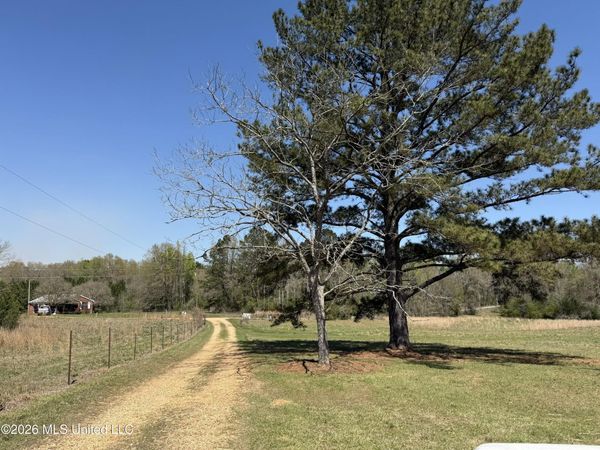 6104 Moore Lane, Smithdale, MS 39664