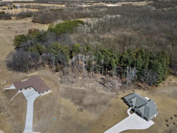 5788 THULL COURT, West Bend, WI 53095