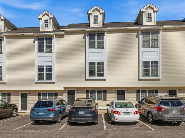 1039 Islington Street, Unit 4, Portsmouth, NH 03801