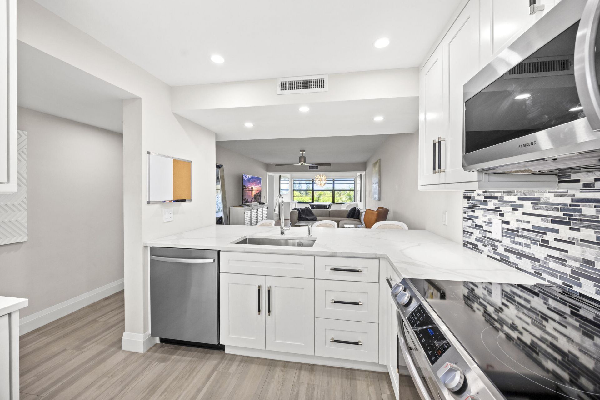 6061 Balboa Circle, Unit 403, Boca Raton, FL 33433 Photo