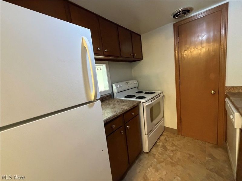 6910 Carriage Hill Drive, Unit 202, Brecksville, OH 44141 Photo 10