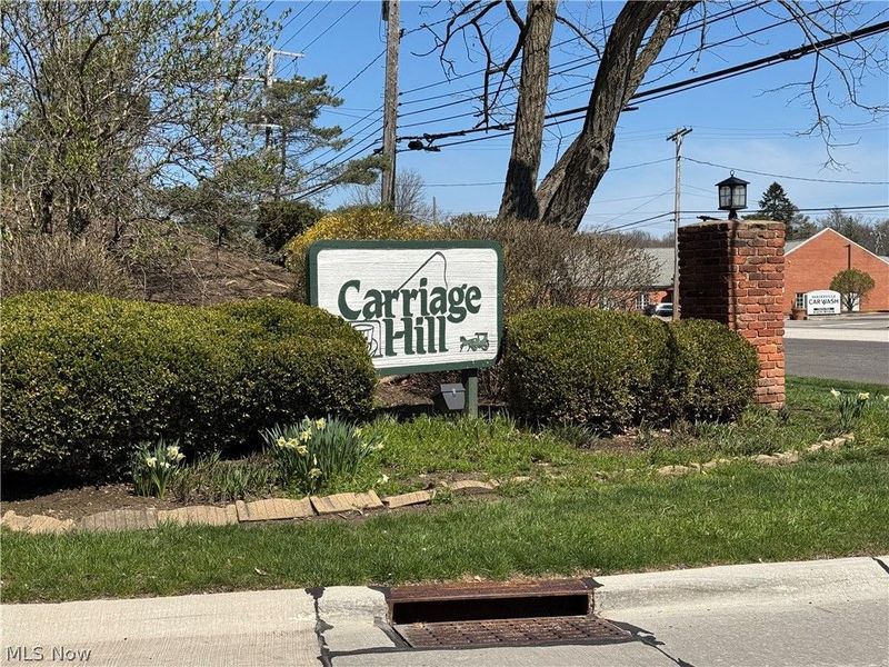 6910 Carriage Hill Drive, Unit 202, Brecksville, OH 44141 Photo 2