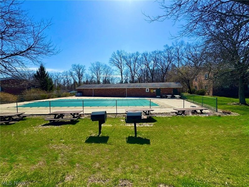6910 Carriage Hill Drive, Unit 202, Brecksville, OH 44141 Photo 20