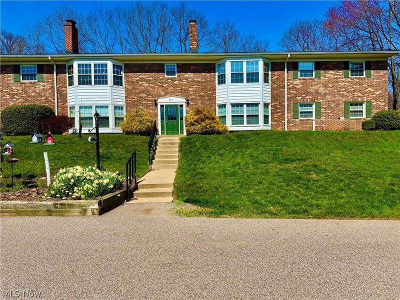 6910 Carriage Hill Drive, Unit 202, Brecksville, OH 44141 Photo 3