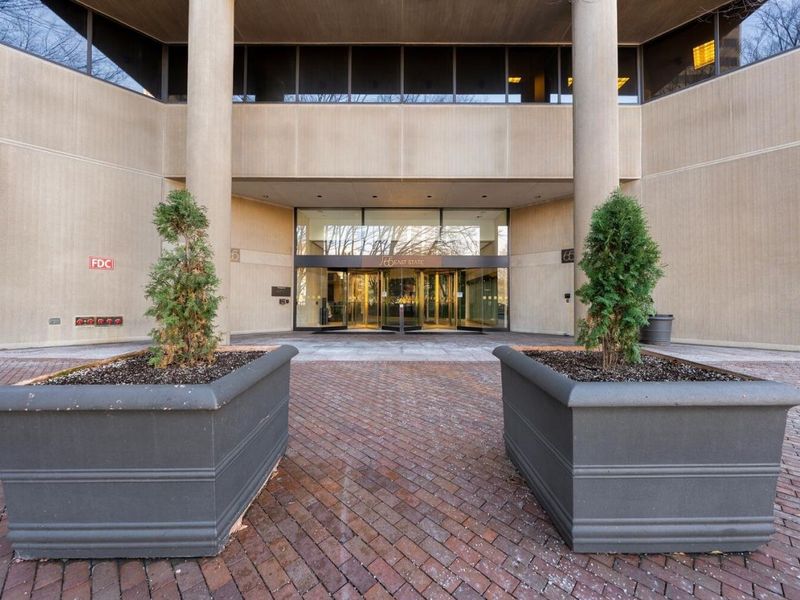 65 E State Street , Columbus, OH 43215 Photo 2