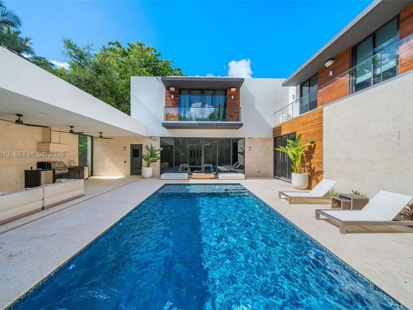 4041 S Le Jeune Rd, Miami, FL 33146