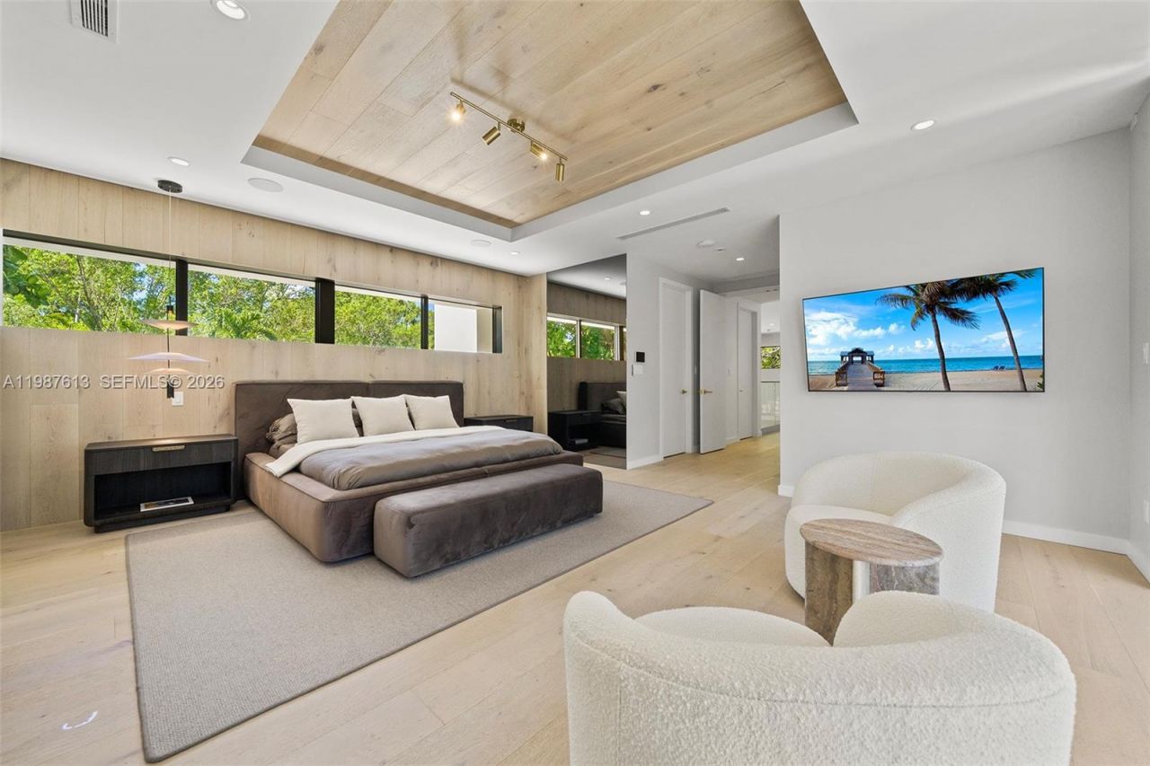 4041 S Le Jeune Rd , Miami, FL 33146 Photo