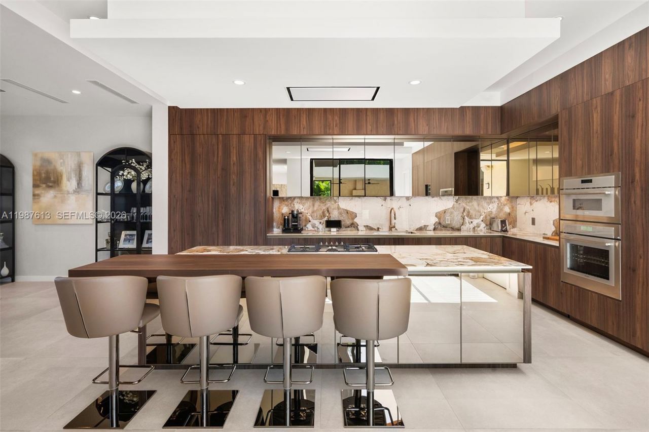 4041 S Le Jeune Rd , Miami, FL 33146 Photo