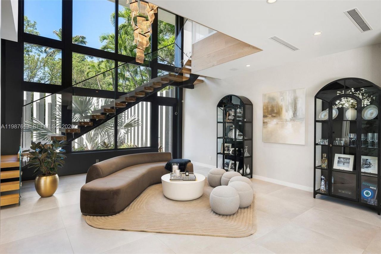 4041 S Le Jeune Rd , Miami, FL 33146 Photo