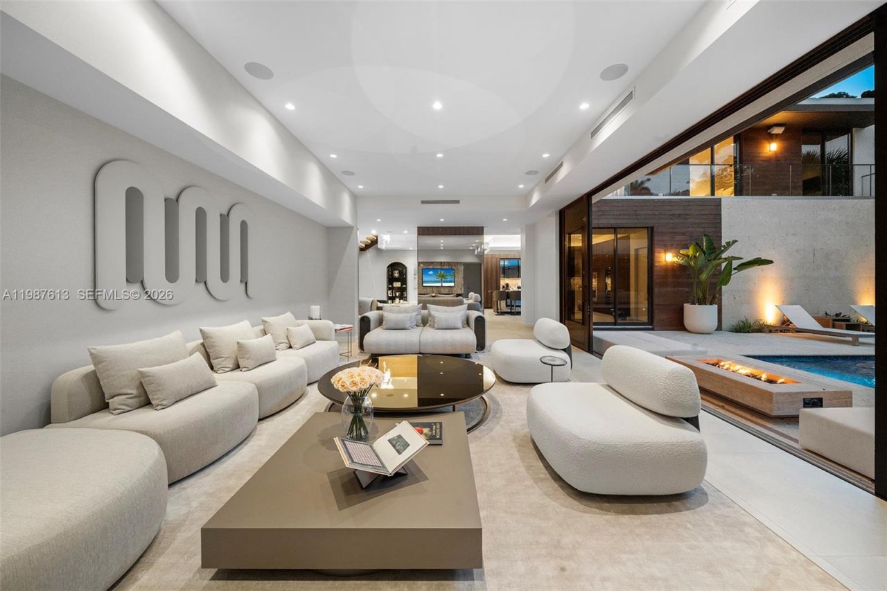 4041 S Le Jeune Rd , Miami, FL 33146 Photo