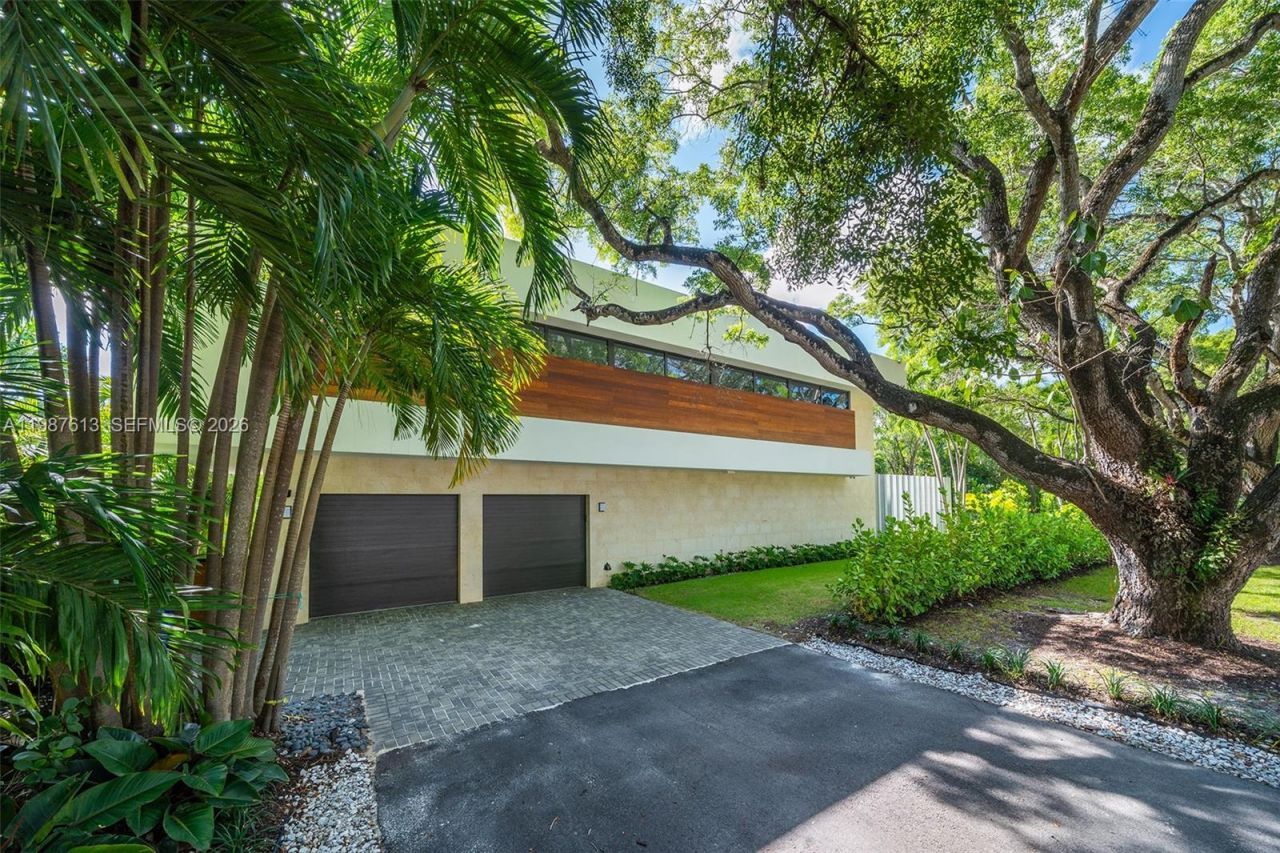 4041 S Le Jeune Rd, Miami, FL 33146 Photo