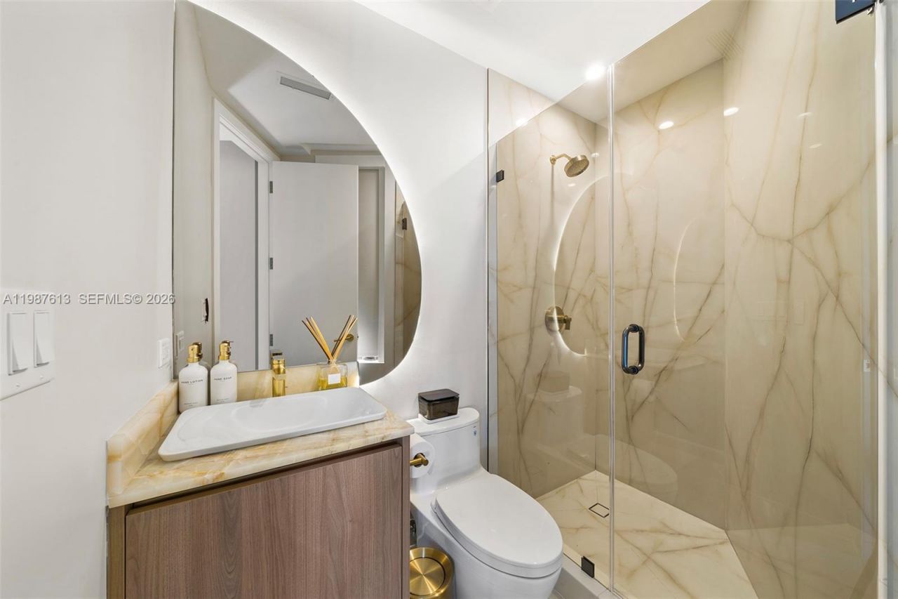 4041 S Le Jeune Rd , Miami, FL 33146 Photo