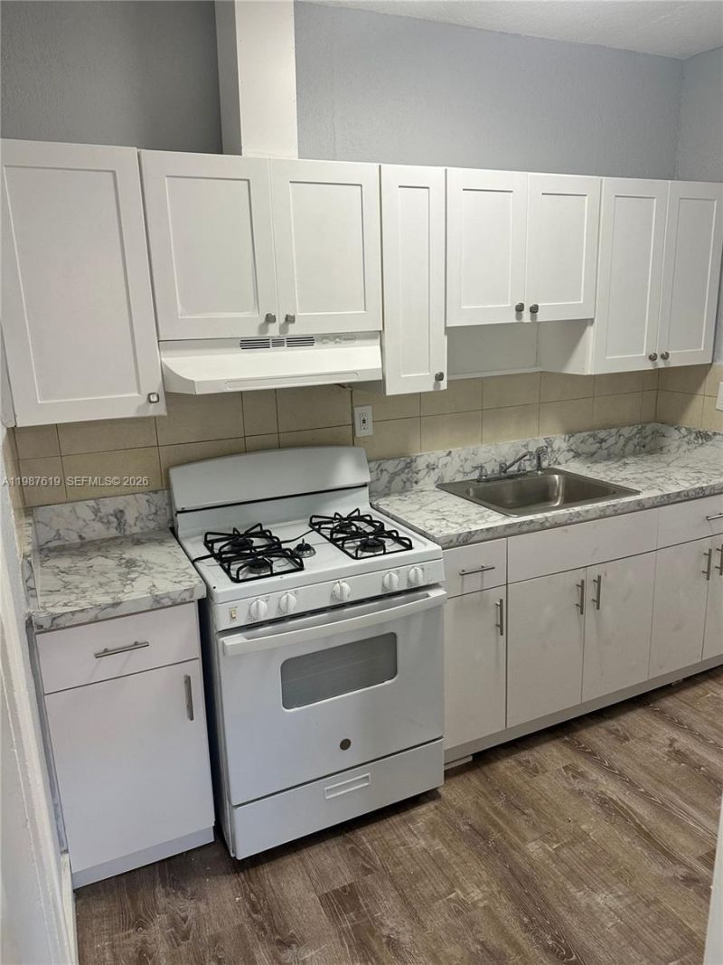 1053 SW 2nd St , Unit 2, Miami, FL 33130 Photo