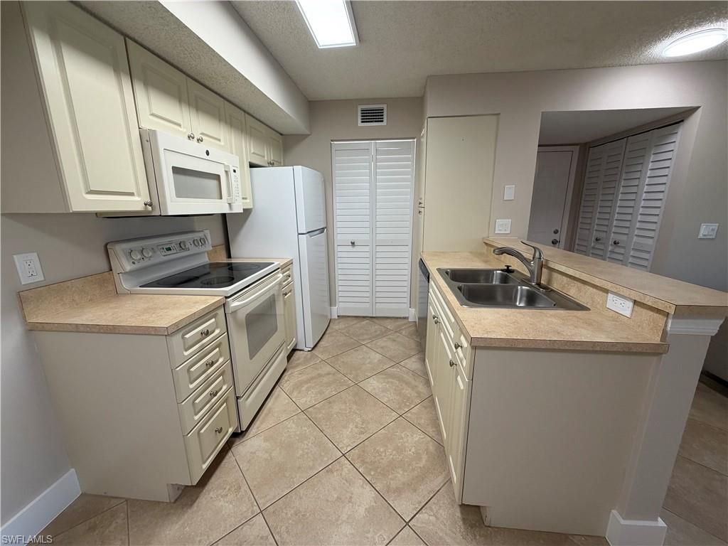 2094 Arbour Walk Cir, Unit 3014, Naples, FL 34109 Photo