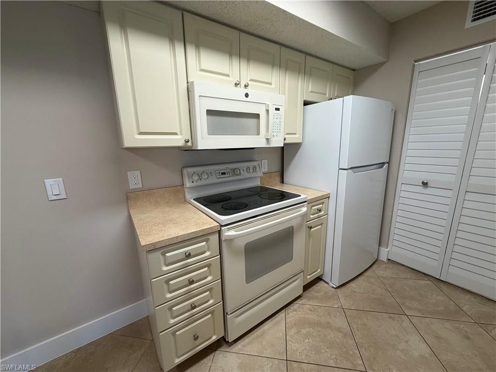 2094 Arbour Walk Cir, Unit 3014, Naples, FL 34109 Photo