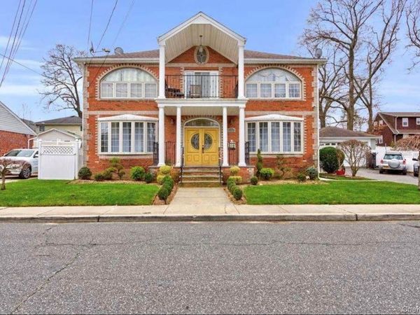 381 Marguerite Avenue, Floral Park, NY 11001