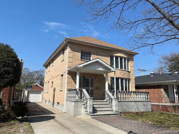 70-10 172nd Street , Fresh Meadows, NY 11365