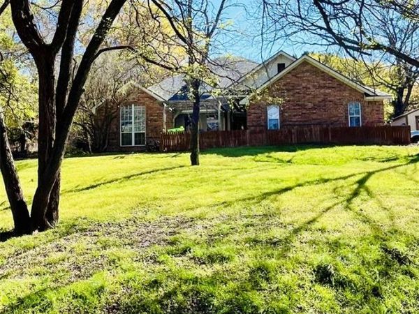 101 Burton Hill Drive, Weatherford, TX 76087