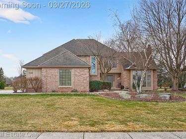 6621 Hill Top Drive, Troy, MI 48098