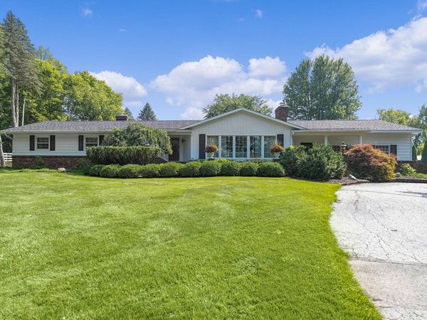 1810 E Mill Street, Hastings, MI 49058