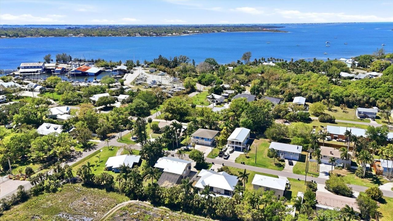 1312 51st Avenue Drive W, Palmetto, FL 34221 Photo