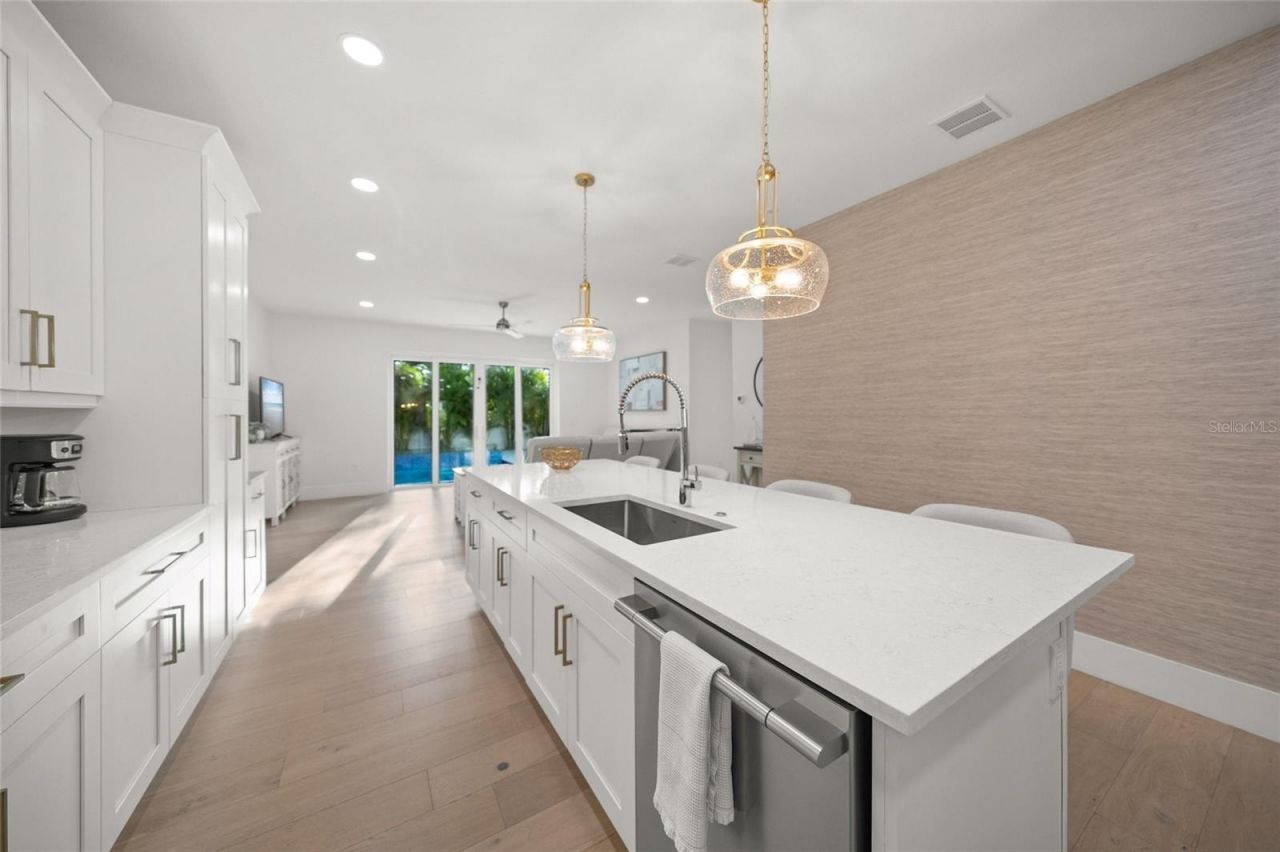 3319 S Osprey Avenue , Sarasota, FL 34239 Photo