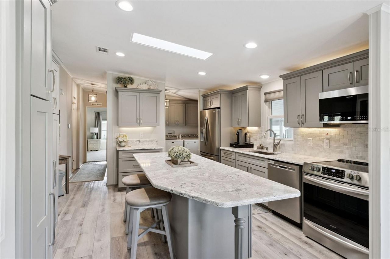 8568 Breeze Hill Drive , Lake Wales, FL 33898 Photo