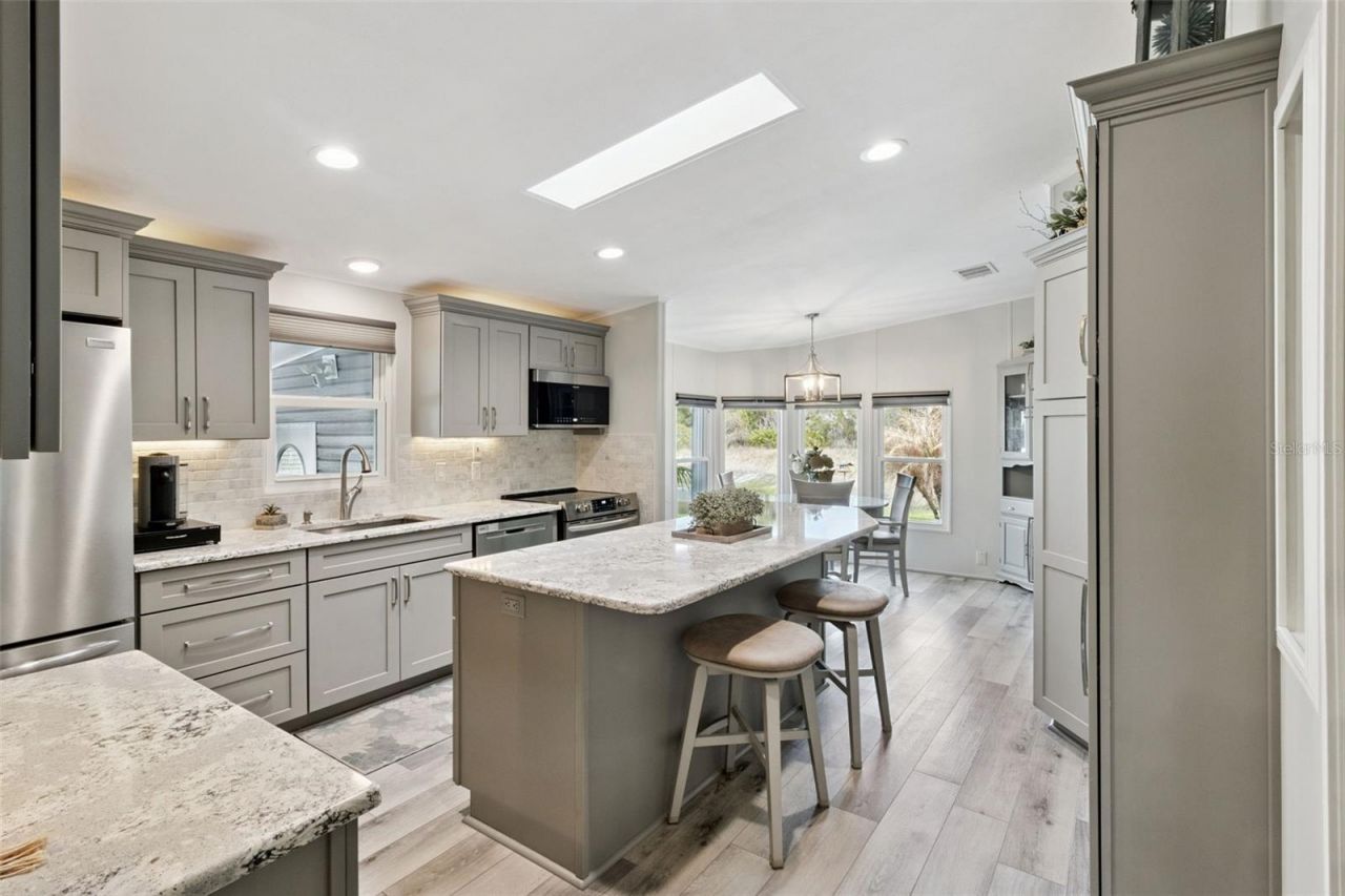 8568 Breeze Hill Drive , Lake Wales, FL 33898 Photo